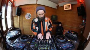 HRNS on Kiosk Radio – Unburdened Bones